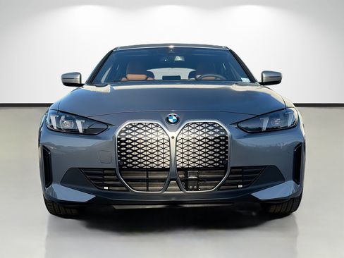 New 2026 BMW i4 eDrive40 w/ Parking Assistance Package RWD image 8