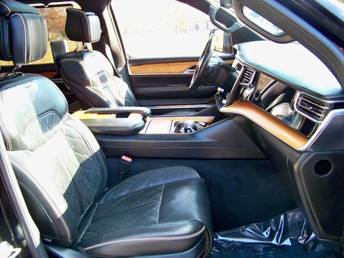 Used 2022 Jeep Grand Wagoneer Series III w/ Rear Seat Video Group 1 image 36