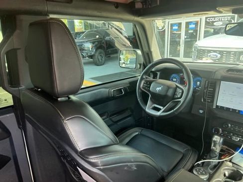 Used 2025 Ford Bronco Badlands AWD/4WD image 8