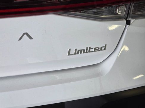 New 2026 Hyundai Elantra Limited FWD image 13