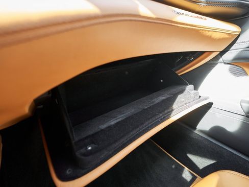 Used 2018 Ferrari GTC4Lusso image 78