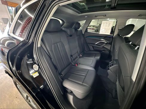 Used 2025 Audi Q5 Premium w/ Convenience Package AWD/4WD image 28