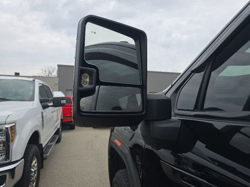 Used 2024 GMC Sierra 2500 AT4 w/ AT4 Premium Plus Package AWD/4WD image 7