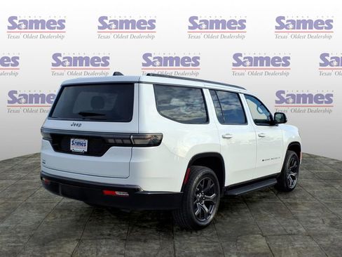 New 2026 Jeep Grand Wagoneer Limited w/ 8-Passenger Seating Package AWD/4WD image 6