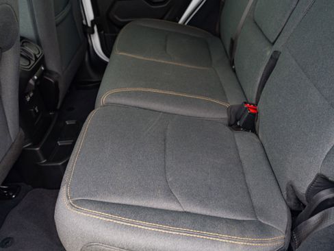 Used 2024 Jeep Wrangler Unlimited Sahara AWD/4WD image 23