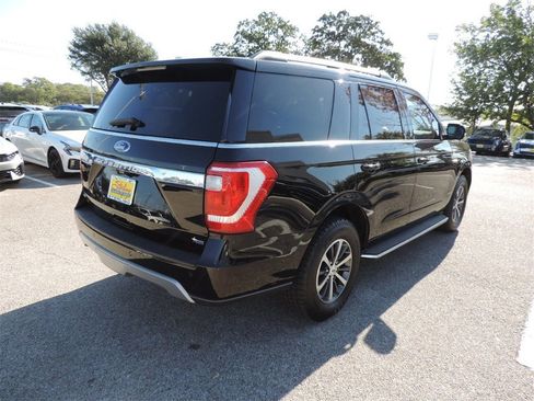 Used 2021 Ford Expedition XLT image 5