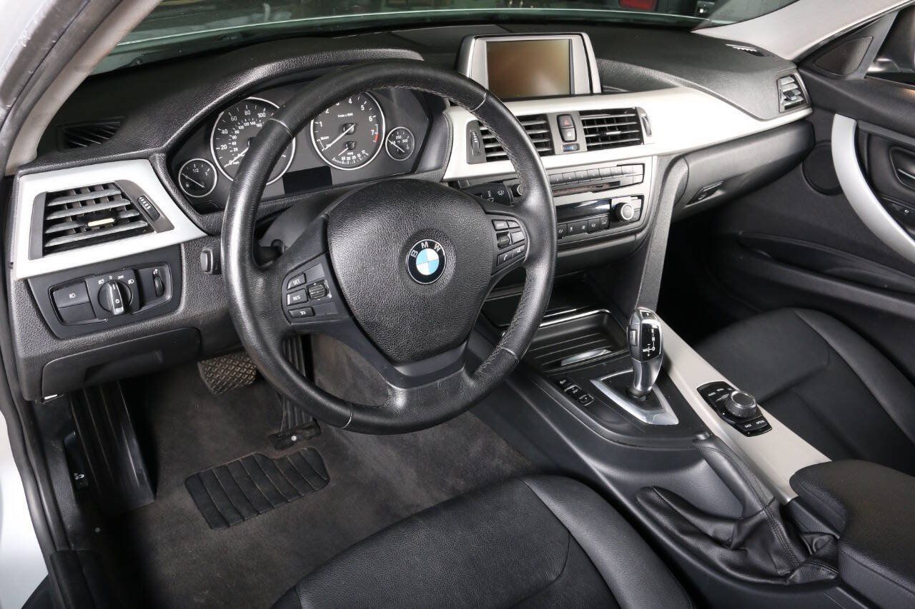 Used 2013 BMW 328i Sedan RWD image 26