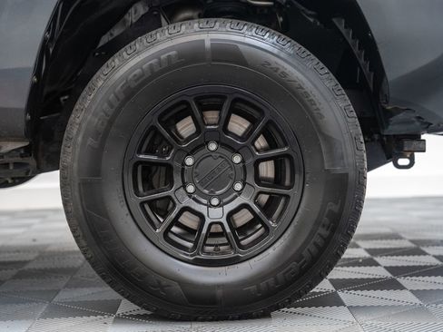 Used 2020 Toyota Tacoma SR AWD/4WD image 15