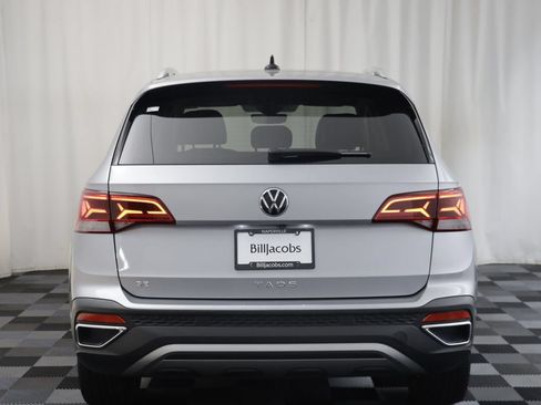 Certified 2023 Volkswagen Taos SE w/ Black Wheel Package FWD image 14