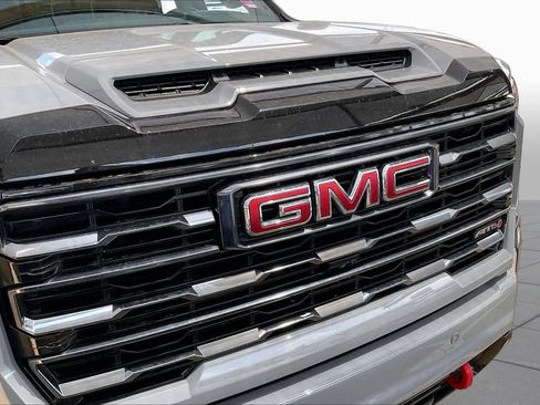 Used 2024 GMC Sierra 2500 AT4 w/ AT4 Premium Plus Package AWD/4WD image 30