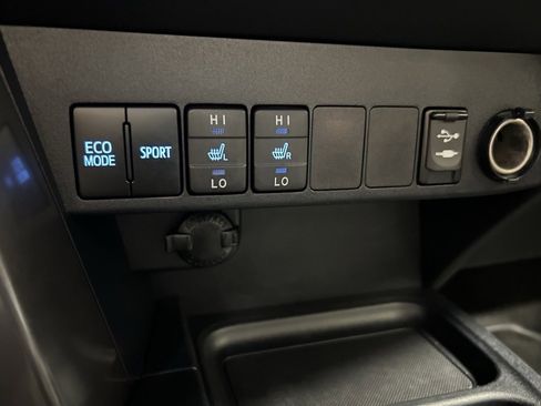 Used 2016 Toyota RAV4 SE image 20