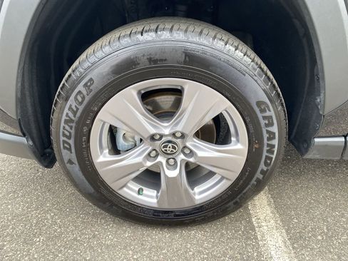 Used 2025 Toyota RAV4 XLE w/ Convenience Package image 16