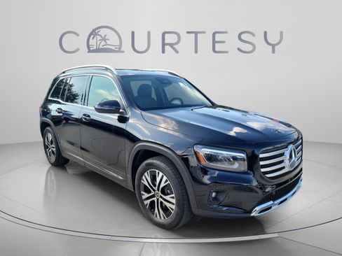 Used 2026 Mercedes-Benz GLB 250 image 4