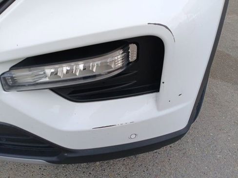 Used 2023 Ford Explorer Limited image 3