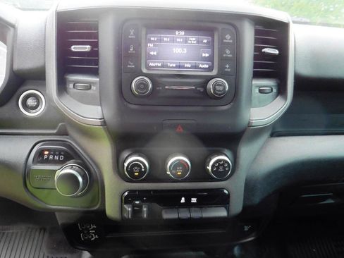 Used 2022 RAM 2500 Tradesman w/ Chrome Appearance Group RWD image 9
