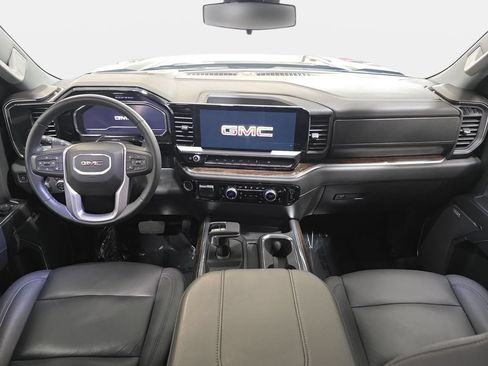 Used 2024 GMC Sierra 1500 Elevation w/ Elevation Premium Package AWD/4WD image 10