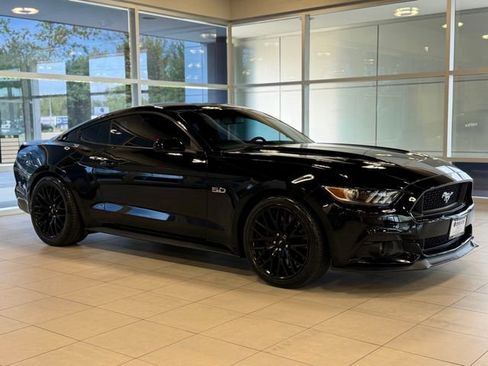 Used 2017 Ford Mustang GT w/ GT Performance Package RWD image 6