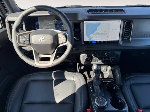 New 2025 Ford Bronco Badlands image 12