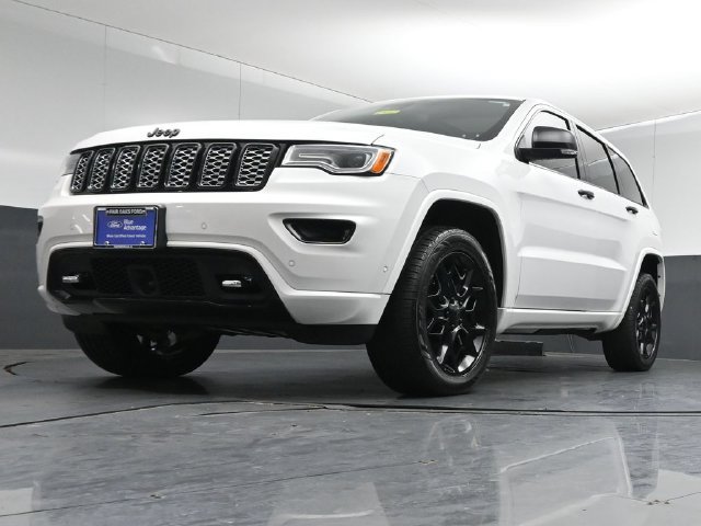Used 2020 Jeep Grand Cherokee Overland AWD/4WD image 40