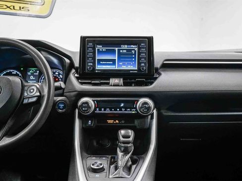 Used 2020 Toyota RAV4 XLE image 13