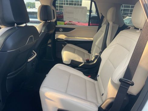 New 2027 Lincoln Navigator Reserve AWD/4WD image 14