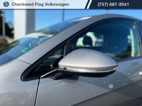 Used 2017 Volkswagen Golf Wolfsburg Edition FWD image 2