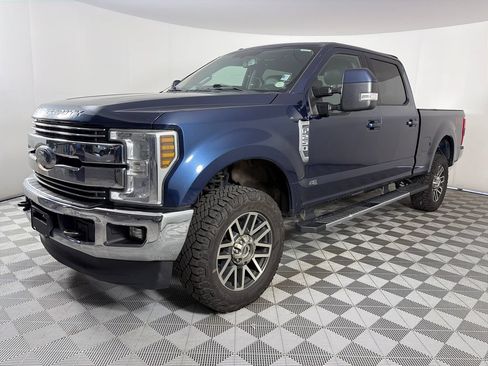 Used 2018 Ford F250 Lariat w/ Lariat Value Package AWD/4WD image 3
