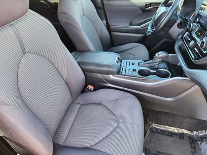 Used 2021 Toyota Highlander LE