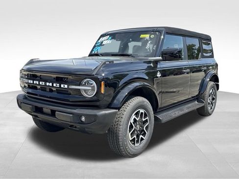 New 2026 Ford Bronco Outer Banks AWD/4WD image 3
