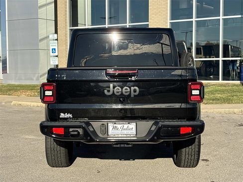 Used 2023 Jeep Gladiator Overland image 8