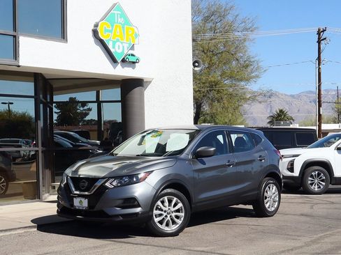 Used 2021 Nissan Rogue Sport S image 2
