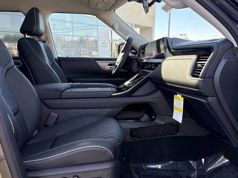 New 2026 INFINITI QX80 Luxe image 20