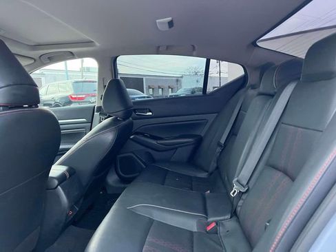 Used 2023 Nissan Altima 2.5 SR w/ SR Premium Package image 11