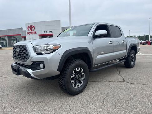 Used 2023 Toyota Tacoma TRD Off-Road AWD/4WD image 2