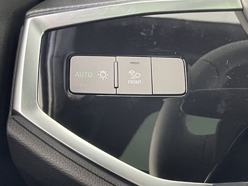 New 2025 Audi Q3 2.0T Premium image 25