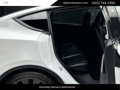 Used 2022 Tesla Model Y Performance image 21