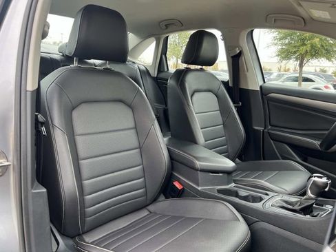 Used 2024 Volkswagen Jetta SE image 25