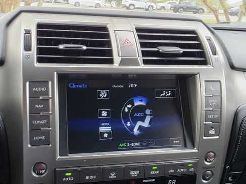 Used 2021 Lexus GX 460 Luxury w/ Accessory Package AWD/4WD image 21