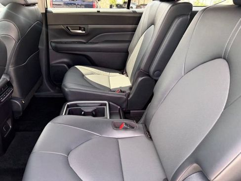 Used 2026 Toyota Grand Highlander FWD image 31