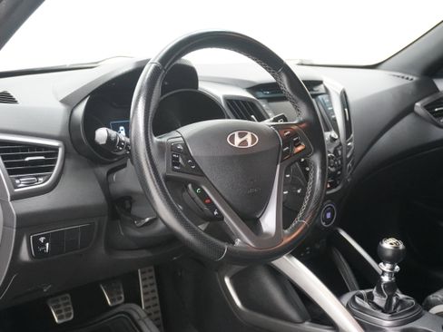 Used 2016 Hyundai Veloster Turbo image 9