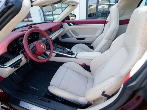 Used 2021 Porsche 911 AWD/4WD image 26
