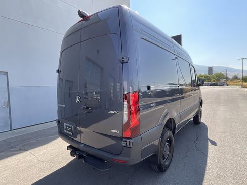 Used 2025 Mercedes-Benz Sprinter 2500 image 15
