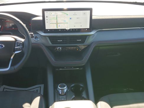 Certified 2025 Ford Explorer ST-Line image 17