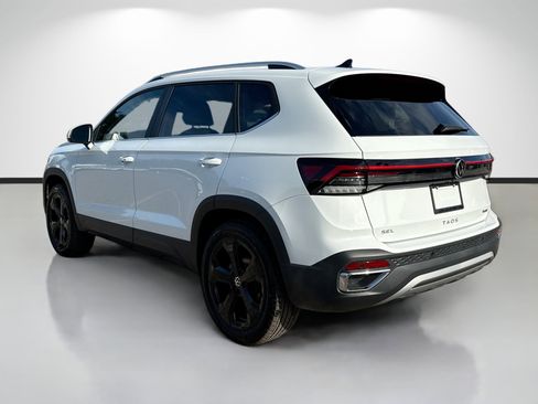 New 2026 Volkswagen Taos SEL image 5