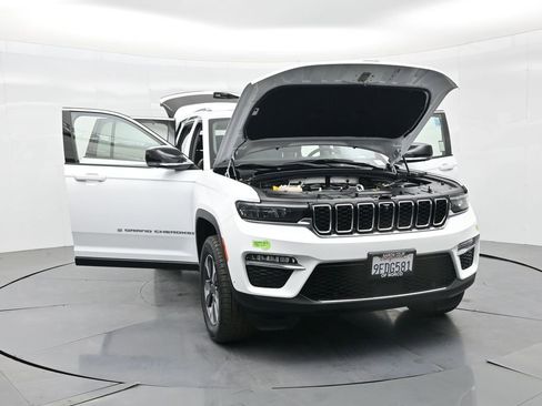 Used 2022 Jeep Grand Cherokee Limited 4xe w/ Luxury Tech Group II image 33