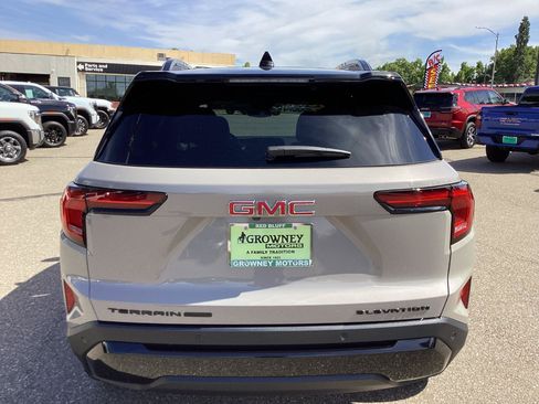 Used 2026 GMC Terrain Elevation w/ Elevation Premium Package AWD/4WD image 8