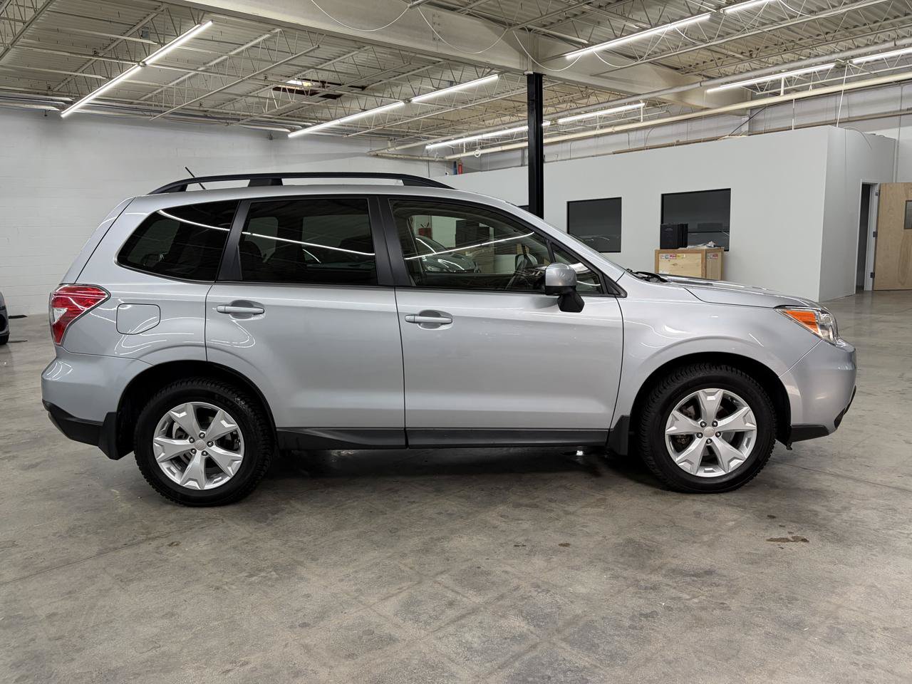 Used 2015 Subaru Forester 2.5i Premium w/ All-Weather Package AWD/4WD image 6