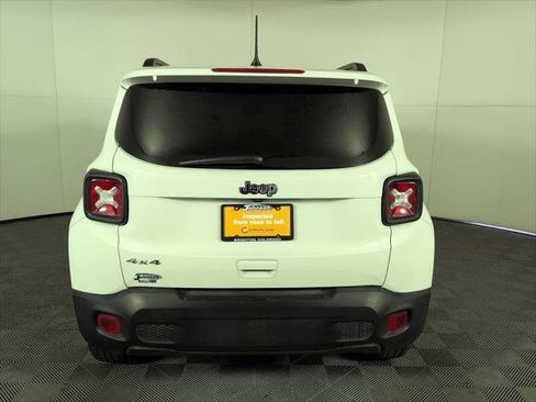 Certified 2023 Jeep Renegade Latitude w/ Sun/Sound Group AWD/4WD image 7