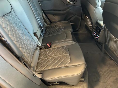 New 2026 Audi SQ8 Prestige image 22