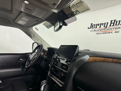 Used 2024 Nissan Armada SL w/ Captain's Chairs Package image 35